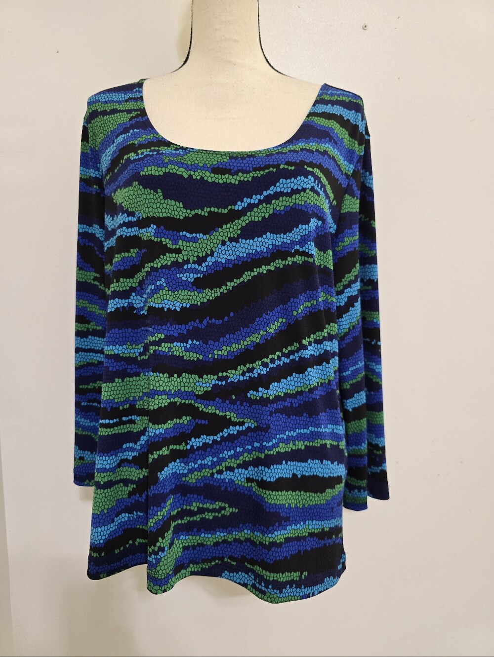 TRAVEL ELEMENTS size XL 3/4 Sleeve Pixel Abstract Print Slinky Stretch Blouse